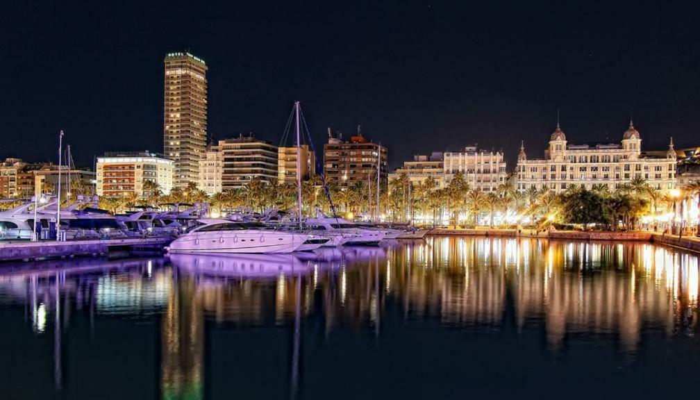 Vistas Al Mar. Gran Salon. Playa A 1 Minuto. Wifi Leilighet Alicante Eksteriør bilde